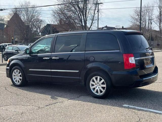 2011 Chrysler Town & Country Touring-L