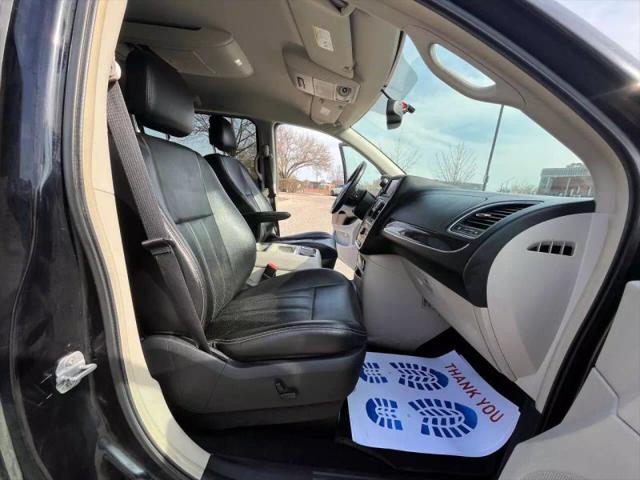 2011 Chrysler Town & Country Touring-L
