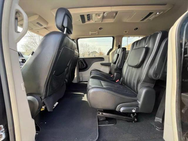 2011 Chrysler Town & Country Touring-L