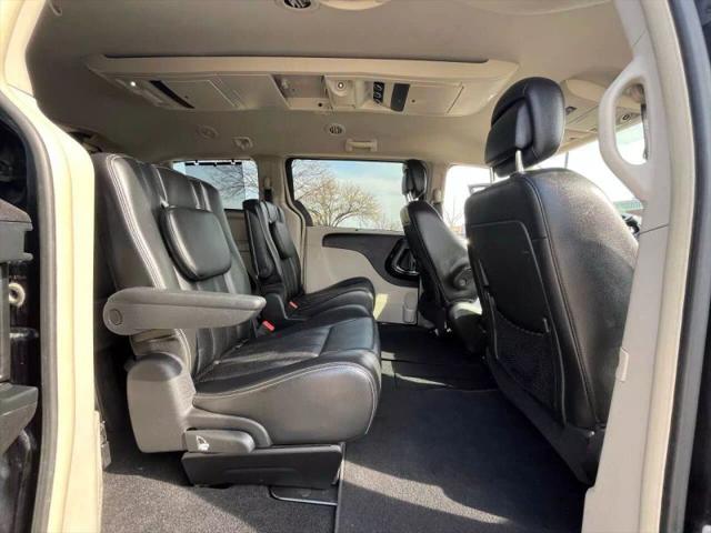 2011 Chrysler Town & Country Touring-L