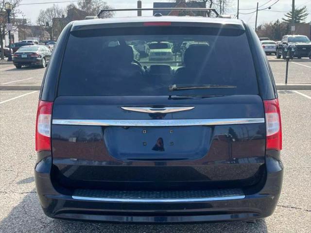 2011 Chrysler Town & Country Touring-L