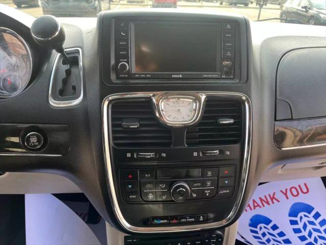 2011 Chrysler Town & Country Touring-L