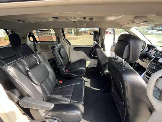 2011 Chrysler Town & Country Touring-L