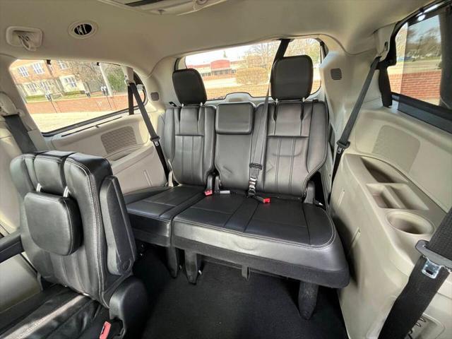 2011 Chrysler Town & Country Touring-L