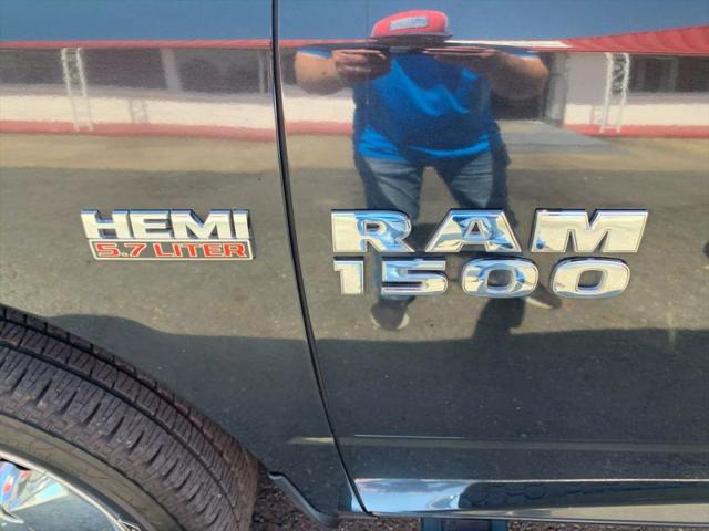 2017 Ram 1500 Lone Star Crew Cab 4x4 5'7" Box