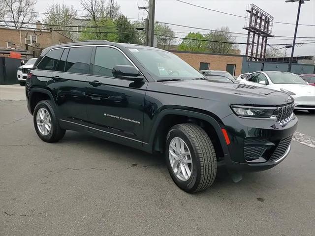 2025 Jeep Grand Cherokee GRAND CHEROKEE LAREDO X 4X4