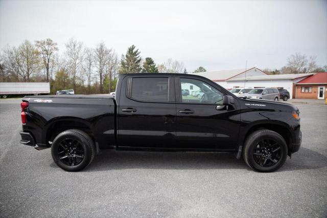 2022 Chevrolet Silverado 1500 4WD Crew Cab Short Bed Custom