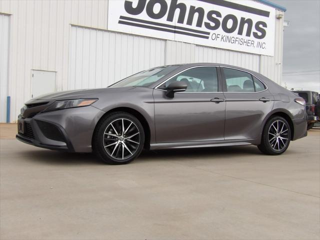 2022 Toyota Camry SE