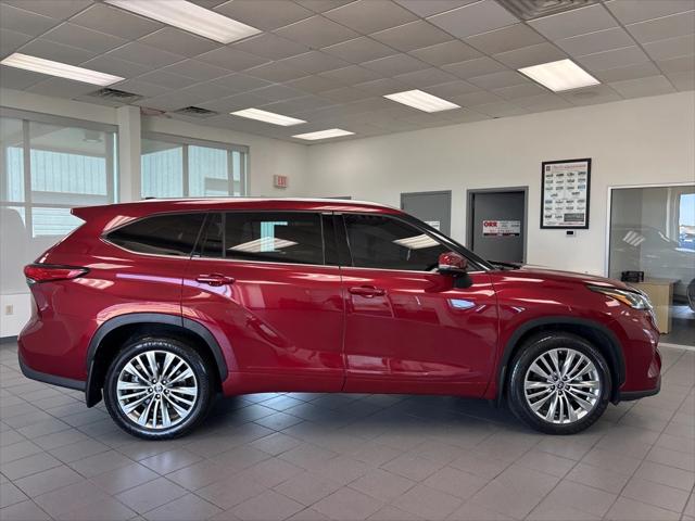 2022 Toyota Highlander Platinum