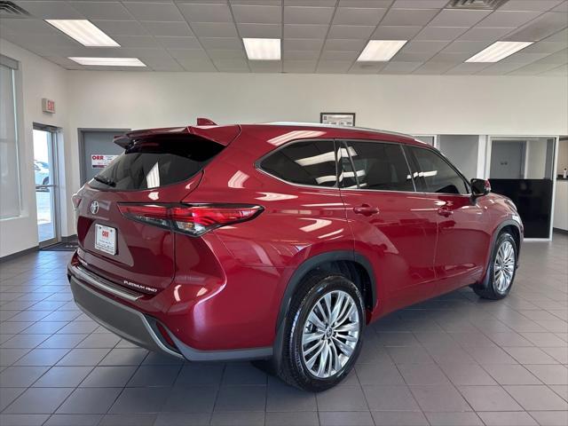 2022 Toyota Highlander Platinum