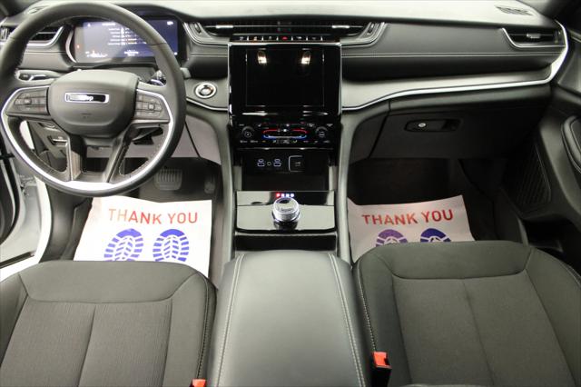 2024 Jeep Grand Cherokee L Laredo X 4x4