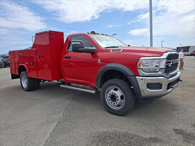 2024 RAM Ram 5500 Chassis Cab RAM 5500 TRADESMAN CHASSIS REGULAR CAB 4X4 84 CA 2024 RAM Ram 5500 Chassis Cab RAM 5500 TRADESMAN CHASSIS REGULAR CAB 4X4 84 CA