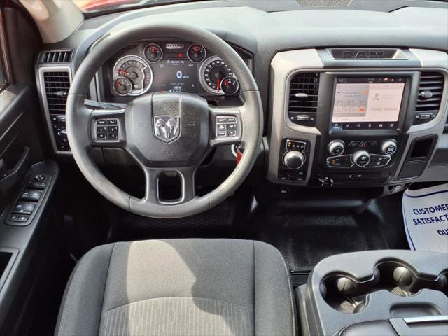 2024 RAM 1500 Classic Tradesman Crew Cab 4x4 64 Box