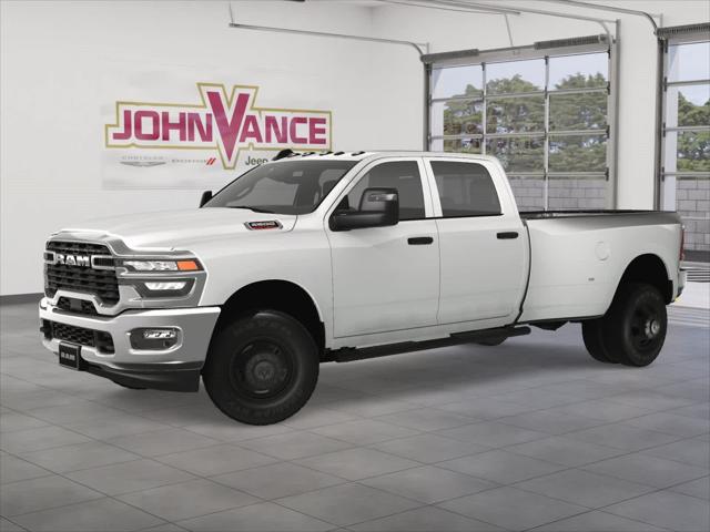 2025 RAM Ram 3500 RAM 3500 TRADESMAN CREW CAB 4X4 8 BOX