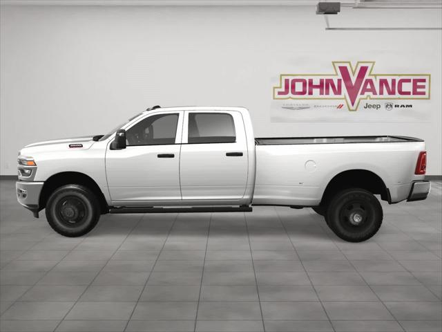 2025 RAM Ram 3500 RAM 3500 TRADESMAN CREW CAB 4X4 8 BOX