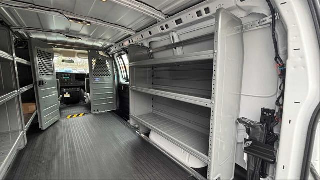 2025 Chevrolet Express Cargo Van RWD 2500 Regular Wheelbase WT