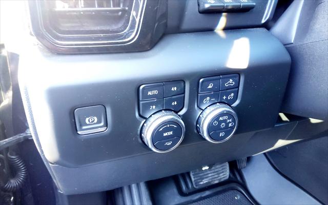 2024 GMC Sierra 1500 4WD Crew Cab Short Box AT4