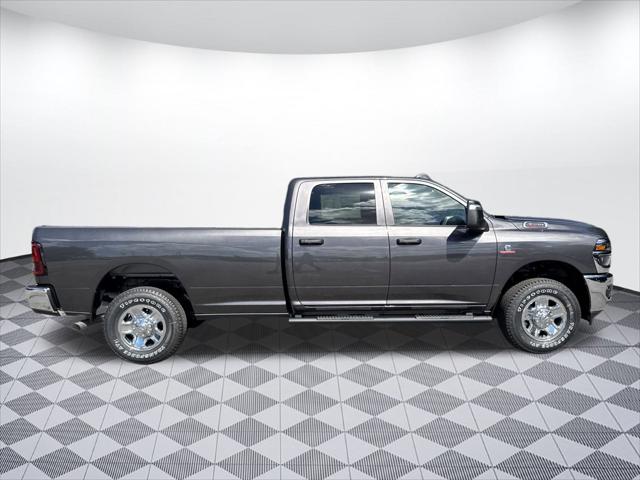 2025 RAM Ram 3500 RAM 3500 TRADESMAN CREW CAB 4X4 8 BOX