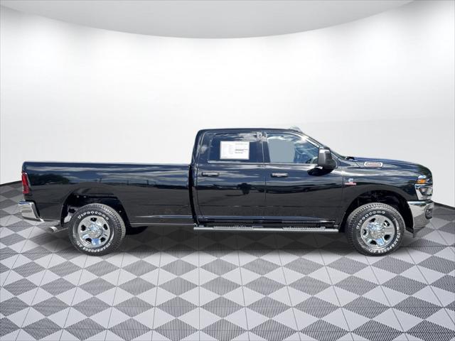 2025 RAM Ram 3500 RAM 3500 TRADESMAN CREW CAB 4X4 8 BOX