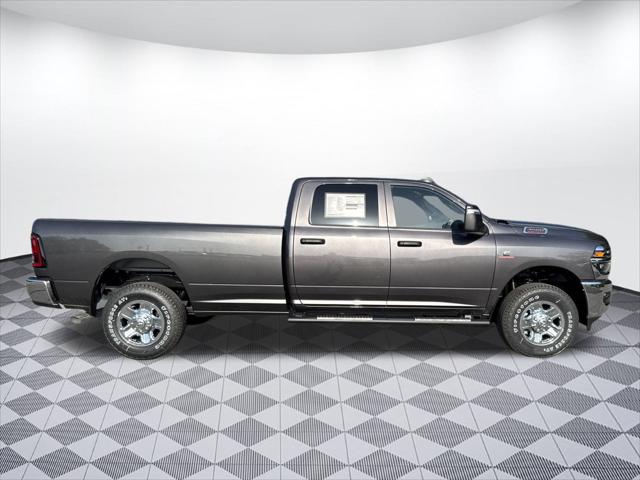 2025 RAM Ram 3500 RAM 3500 TRADESMAN CREW CAB 4X4 8 BOX