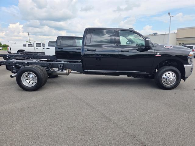 2025 RAM Ram 3500 Chassis Cab RAM 3500 TRADESMAN CREW CAB CHASSIS 4X2 60 CA 2025 RAM Ram 3500 Chassis Cab RAM 3500 TRADESMAN CREW CAB CHASSIS 4X2 60 CA