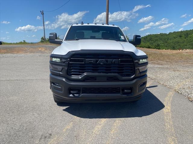 2025 RAM Ram 3500 Chassis Cab RAM 3500 TRADESMAN CREW CAB CHASSIS 4X4 60 CA