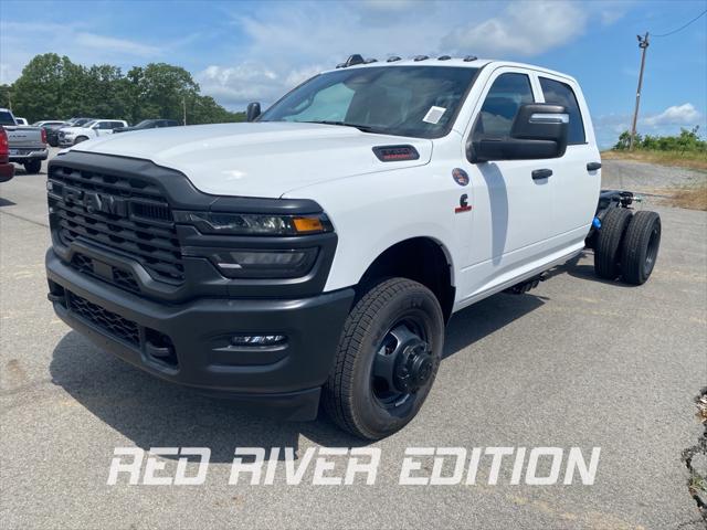 2025 RAM Ram 3500 Chassis Cab RAM 3500 TRADESMAN CREW CAB CHASSIS 4X4 60 CA