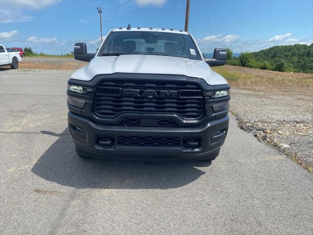 2025 RAM Ram 3500 Chassis Cab RAM 3500 TRADESMAN CREW CAB CHASSIS 4X4 60 CA
