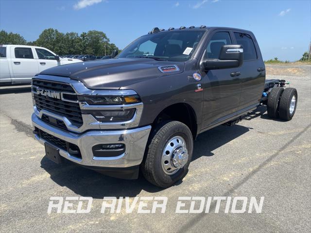 2025 RAM Ram 3500 Chassis Cab RAM 3500 TRADESMAN CREW CAB CHASSIS 4X4 60 CA