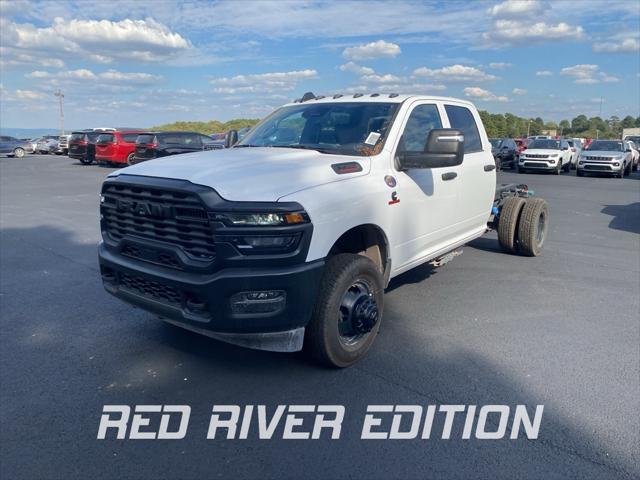 2025 RAM Ram 3500 Chassis Cab RAM 3500 TRADESMAN CREW CAB CHASSIS 4X4 60 CA
