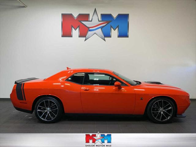 2016 Dodge Challenger 392 Hemi Scat Pack Shaker