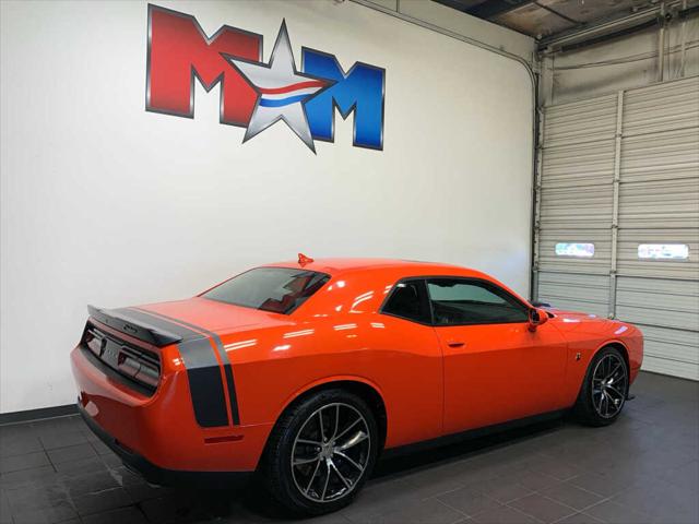 2016 Dodge Challenger 392 Hemi Scat Pack Shaker