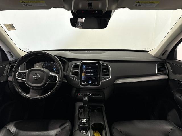 2022 Volvo XC90 T5 Momentum 7 Passenger 2022 Volvo XC90 T5 Momentum 7 Passenger