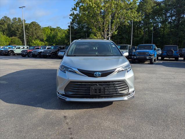 2024 Toyota Sienna Platinum