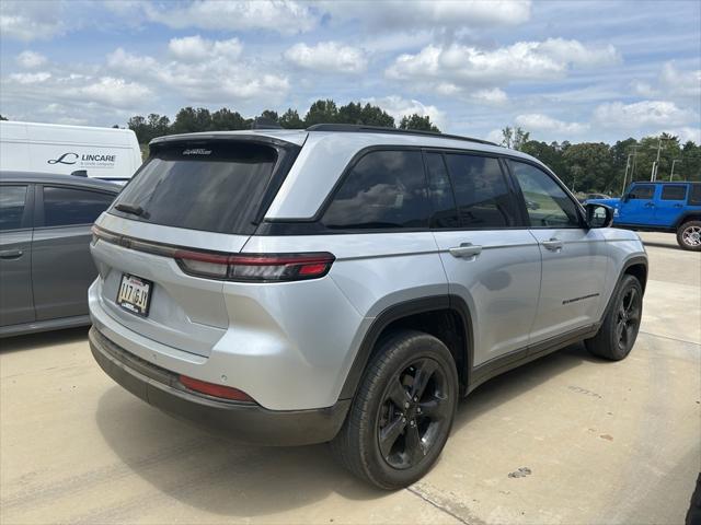 2023 Jeep Grand Cherokee Altitude 4x2