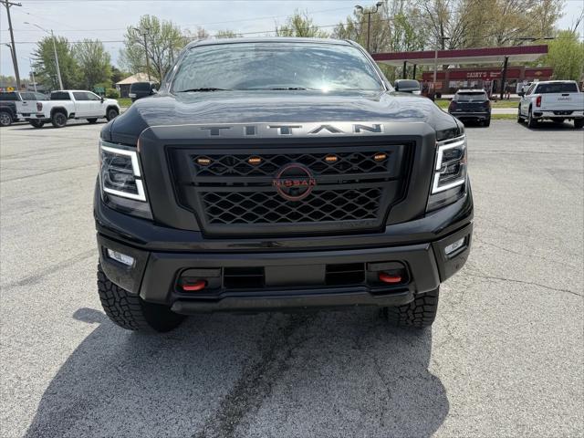 2024 Nissan TITAN Crew Cab PRO-4X 4x4
