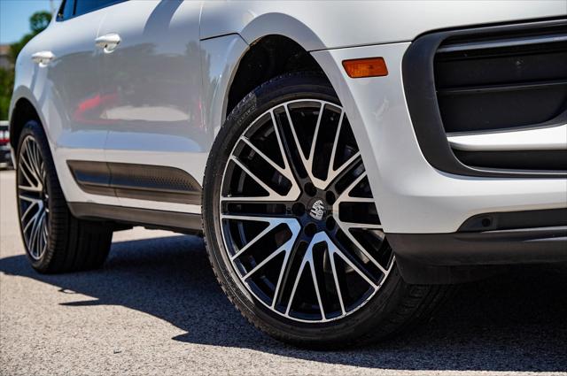 2022 Porsche Macan Base