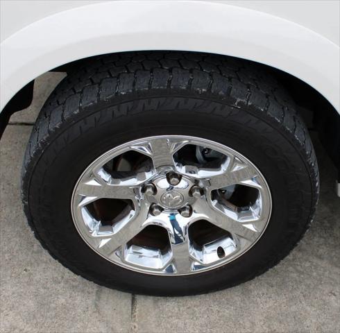 2017 RAM 1500 Laramie Crew Cab 4x2 57 Box