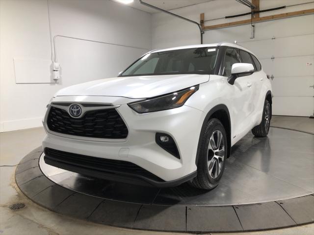 2022 Toyota Highlander Hybrid XLE