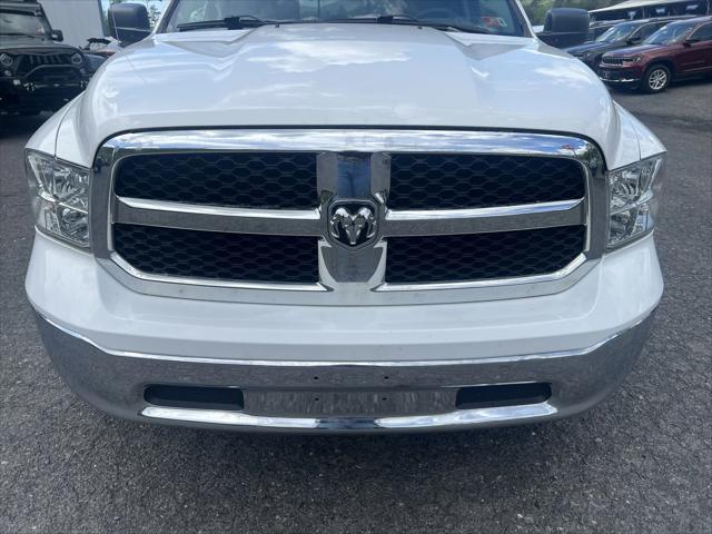 2019 RAM 1500 Classic SLT Crew Cab 4x4 64 Box
