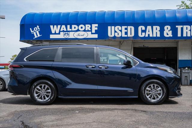2021 Toyota Sienna XLE
