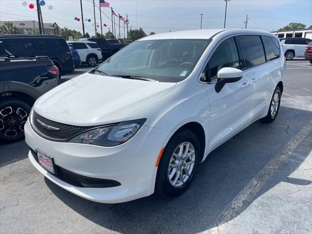 2023 Chrysler Voyager LX