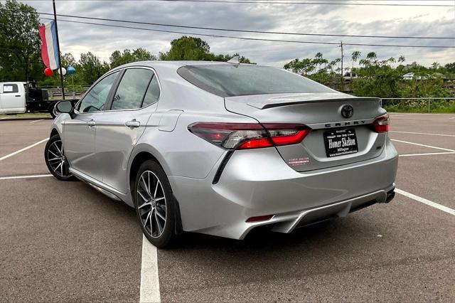 2022 Toyota Camry SE