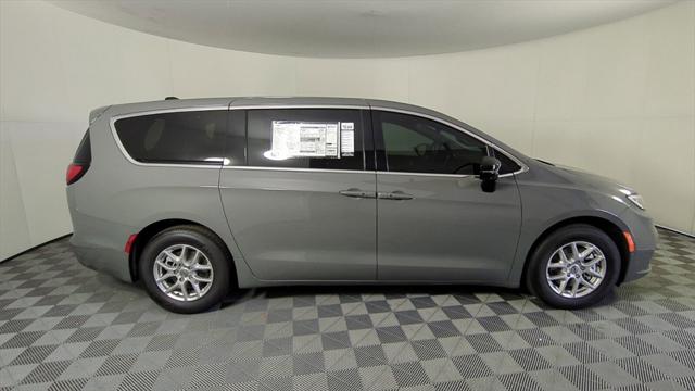 2025 Chrysler Pacifica PACIFICA SELECT