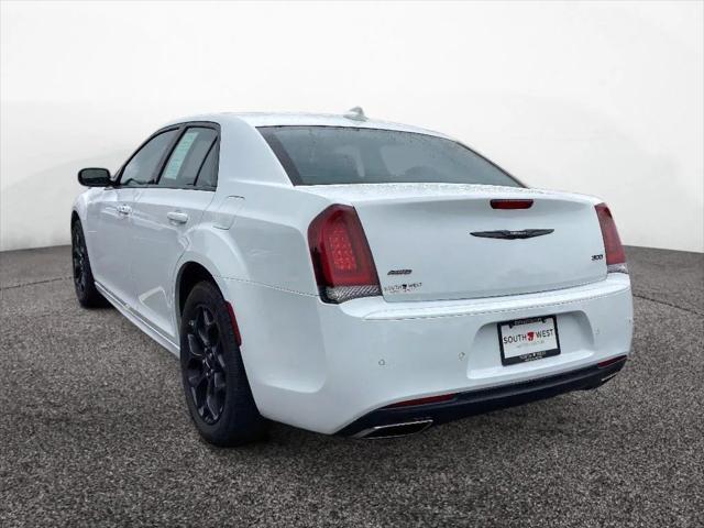 2022 Chrysler 300 Touring L AWD