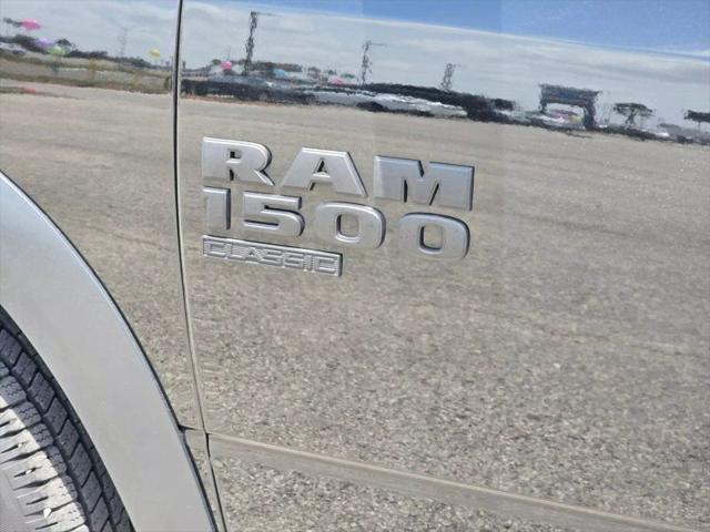 2024 Ram 1500 Classic Warlock Crew Cab 4x2 5'7" Box