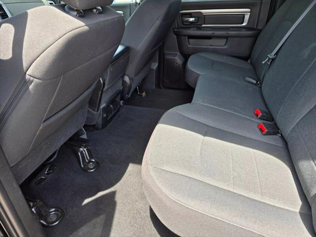 2024 Ram 1500 Classic Warlock Crew Cab 4x2 5'7" Box