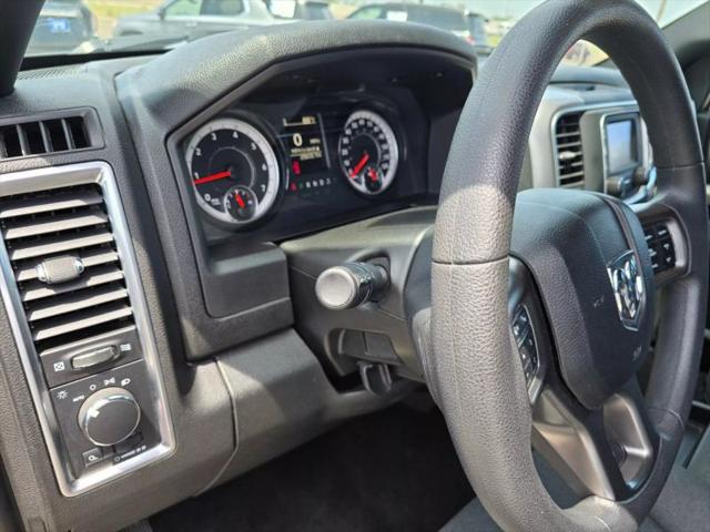 2024 Ram 1500 Classic Warlock Crew Cab 4x2 5'7" Box