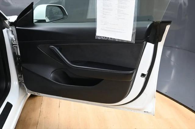 2021 Tesla Model 3 Standard Range Plus Rear-Wheel Drive
