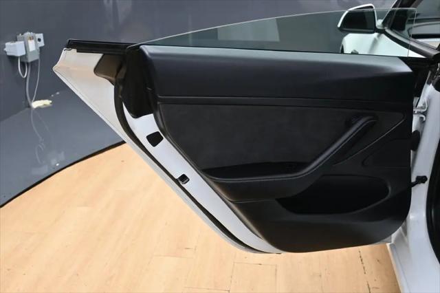 2021 Tesla Model 3 Standard Range Plus Rear-Wheel Drive